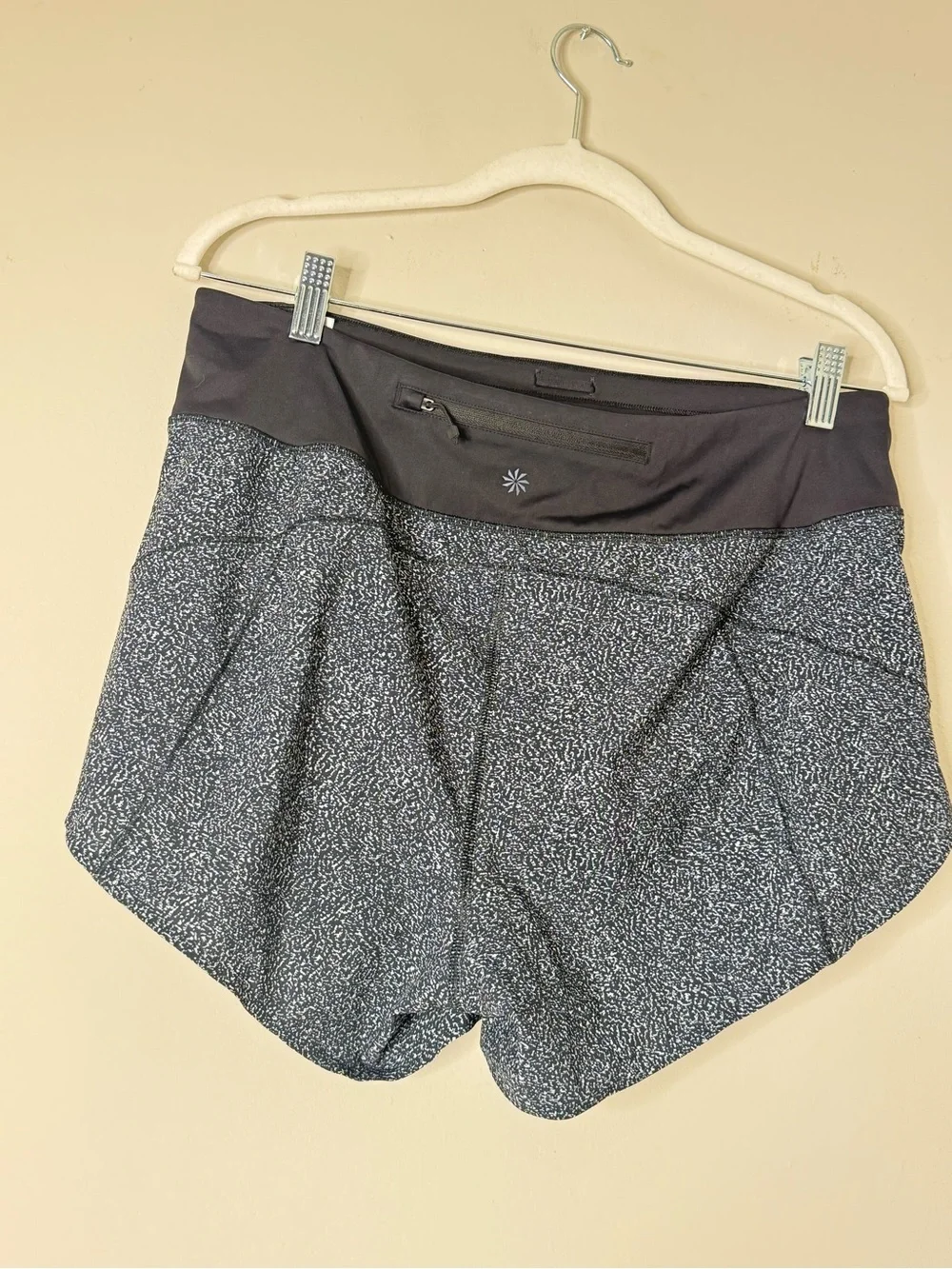 Athleta Printed Run With It Short 3" Black Static Shorts M - Picture 5 of 5